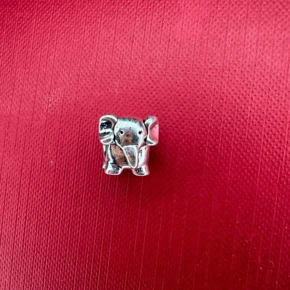 Retired PANDORA Elephant Sterling Silver Animal Charm - Picture 1 of 7